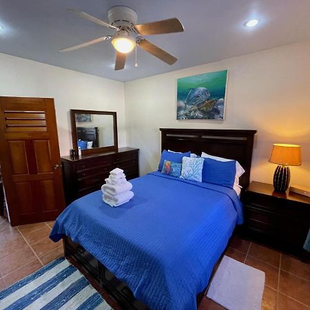 Pura Vida Inn เคย์คอล์กเกอร์ ภายนอก รูปภาพ