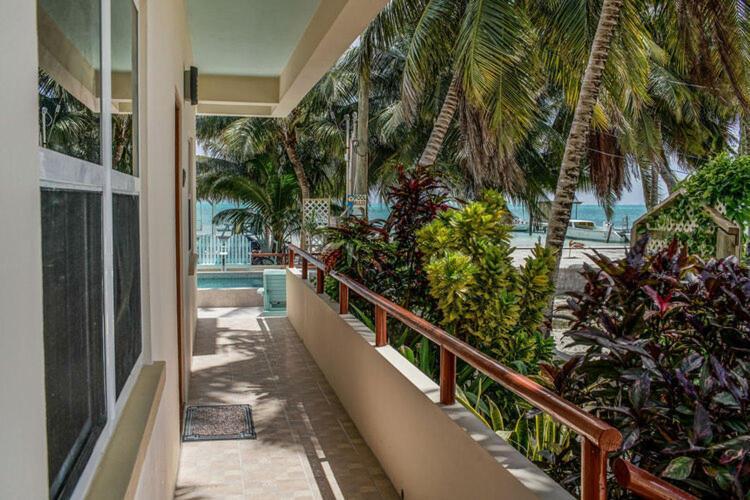 Pura Vida Inn เคย์คอล์กเกอร์ ภายนอก รูปภาพ
