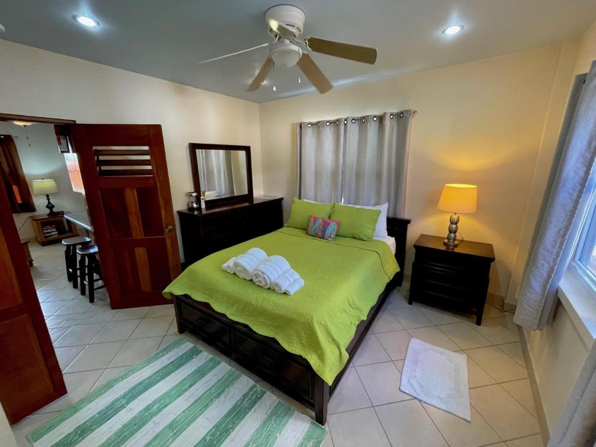 Pura Vida Inn เคย์คอล์กเกอร์ ภายนอก รูปภาพ